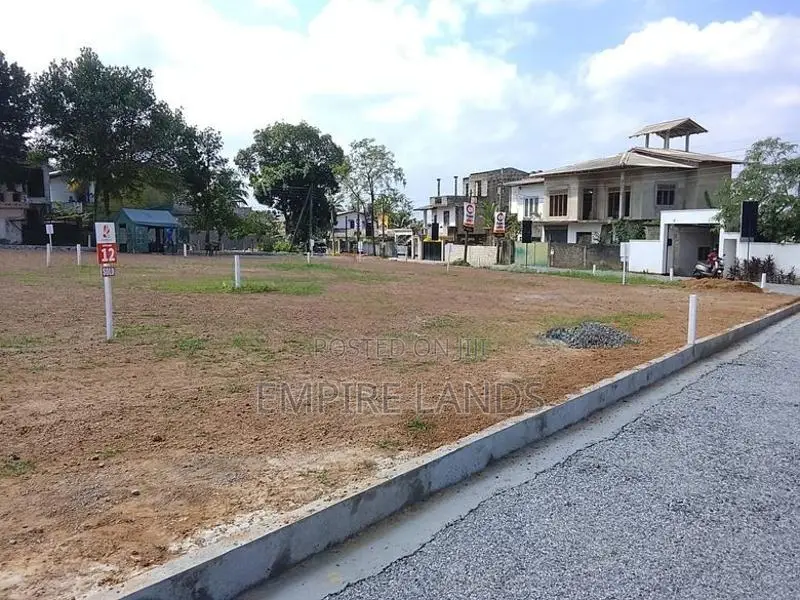 Super Luxury Land for Sale in Maththegoda Kirigampamunuwa