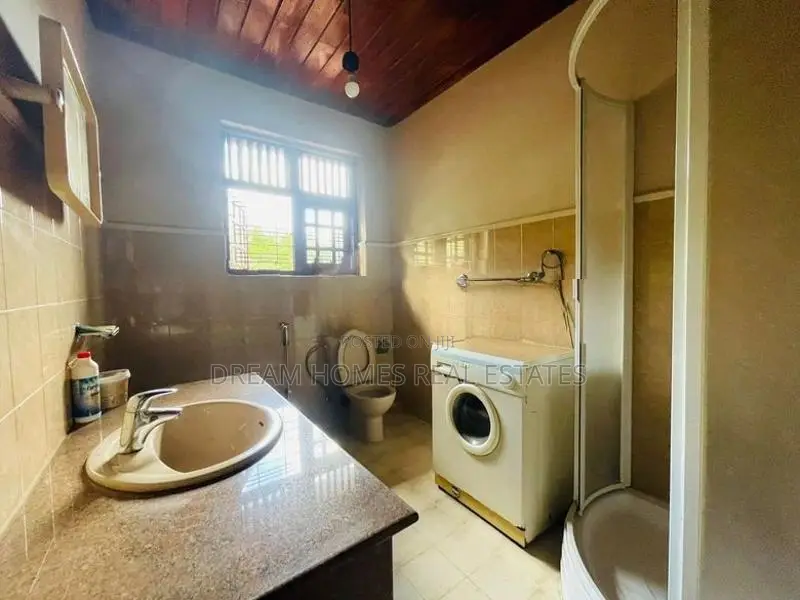 Spacious 5-Bedroom House for Sale – Kelaniya