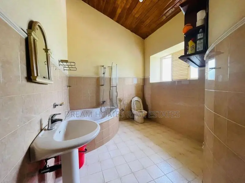 Spacious 5-Bedroom House for Sale – Kelaniya
