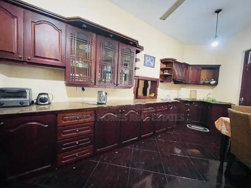 Spacious 5-Bedroom House for Sale – Kelaniya