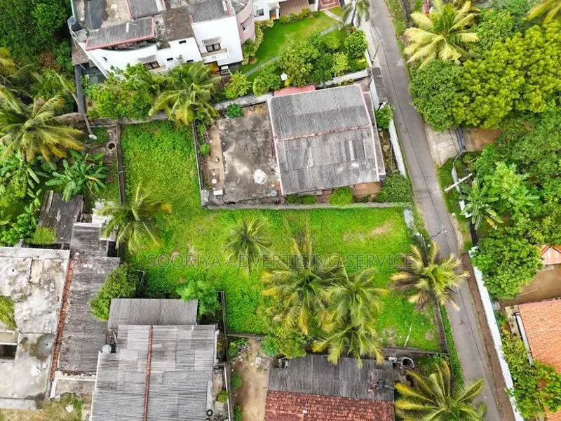 Land Near Colombo–Galle Main Road