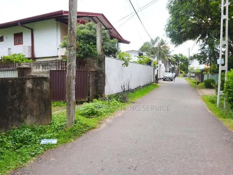 Land Near Colombo–Galle Main Road