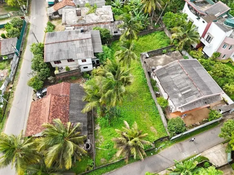 Land Near Colombo–Galle Main Road