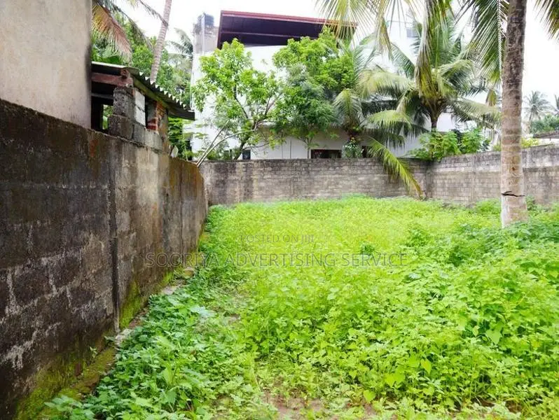 Land Near Colombo–Galle Main Road