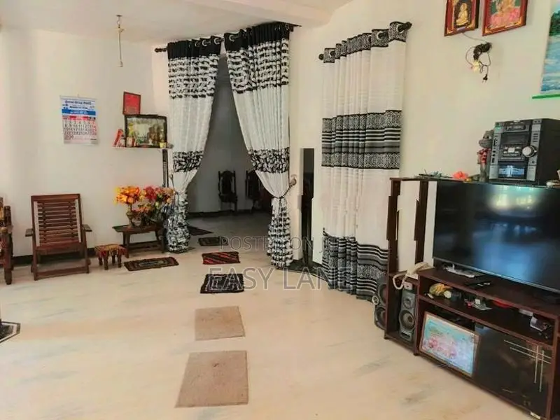 House for sale in Kegalla