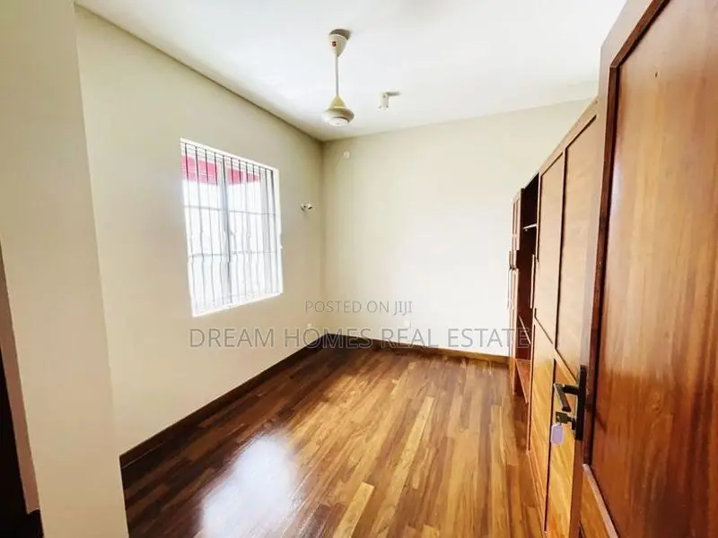 Luxury 7-Bedroom House for Rent – Nedimala, Dehiwala