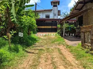 නිට්ටඹුව – මඩුවෙගෙදරින් වටිනා ඉඩමක්!