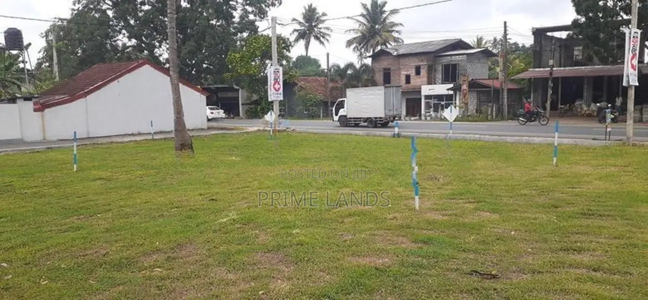 Land ඉබ්බාගමුවෙන් ව්‍යාපාරික බිම් කොටස්