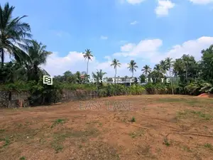 මීරිගම නගරයට ආසන්න විශාල ඉඩමක්!