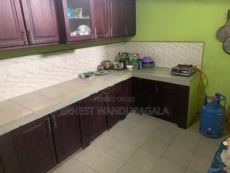 House for Rent in Borella -575
