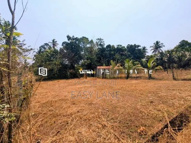 Land for sale in Mirigama