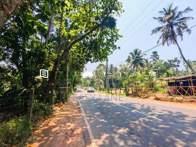 Land for sale in Mirigama