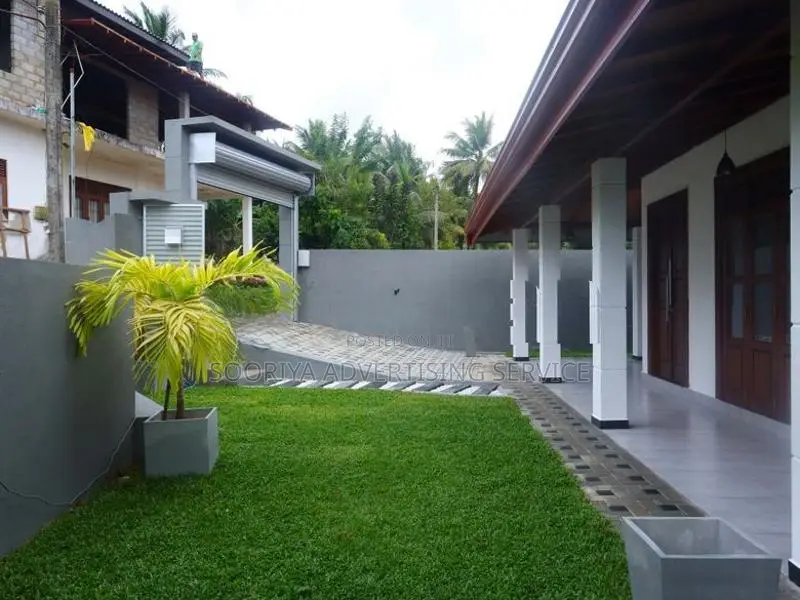 Brand-New House for Sale in Watareka - Padukka