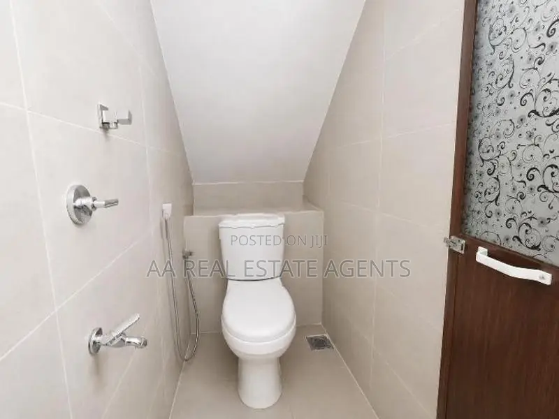 Brand New House with Slab for Sale in Wellampitiya
