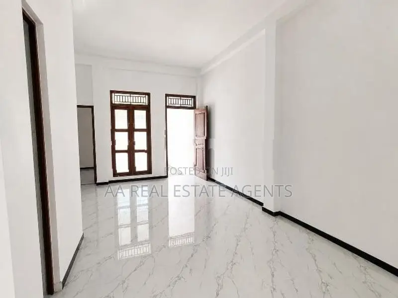 Brand New House with Slab for Sale in Wellampitiya