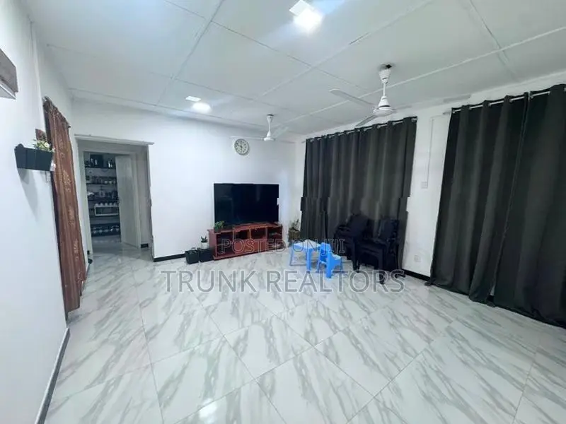 Mount Lavinia 05BR House For Sale (NK11728)