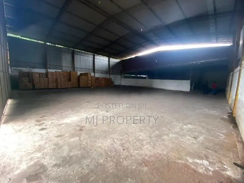 ( GC-1095)Valuable Commercial 6000SQFT Stores Building Rent in Homagam