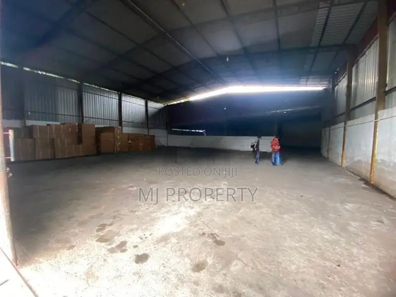 ( GC-1095)Valuable Commercial 6000SQFT Stores Building Rent in Homagam