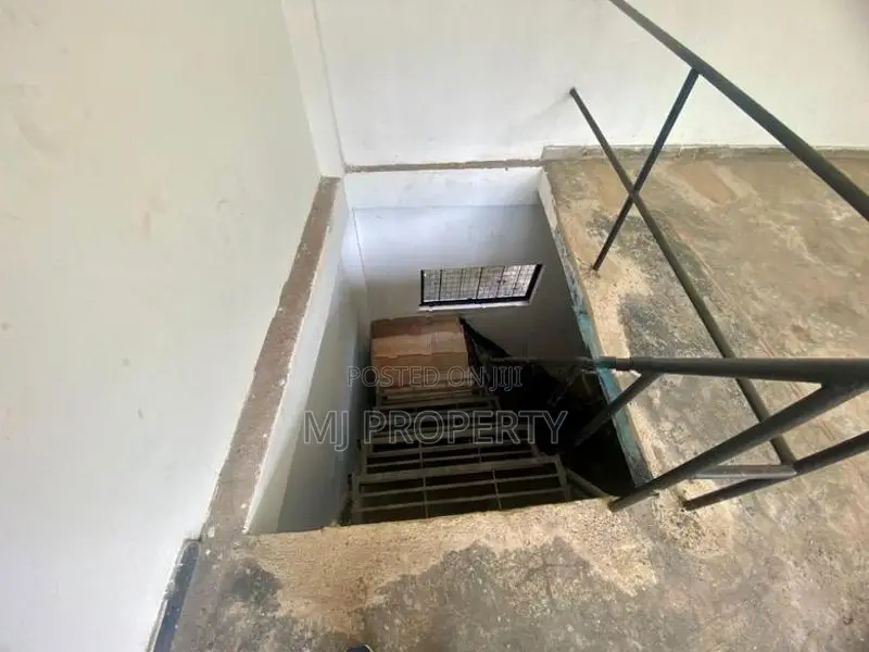 ( GC-1172) Valuable Commercial Shop Space Rent in Meegoda