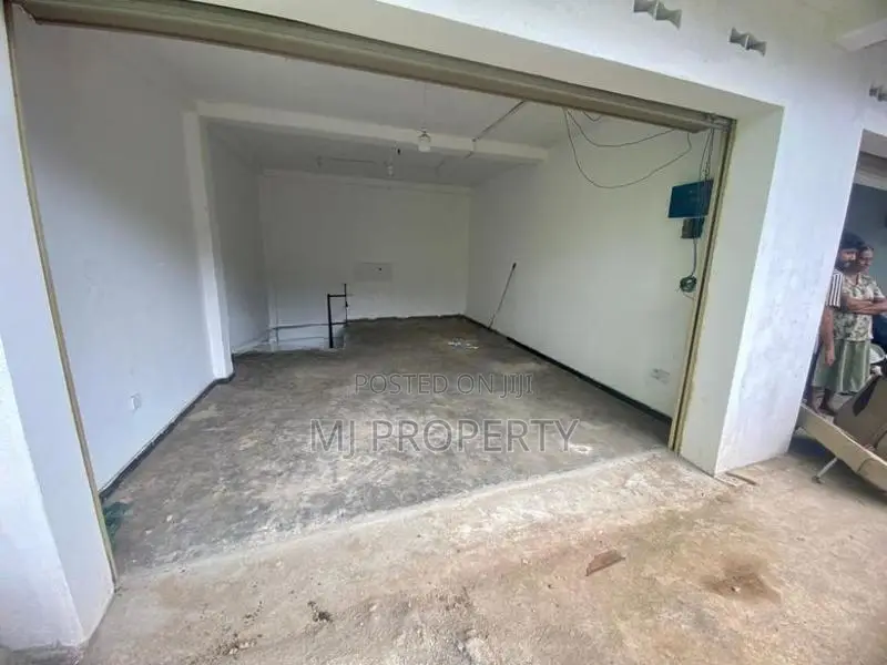 ( GC-1172) Valuable Commercial Shop Space Rent in Meegoda