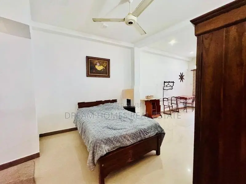 Spacious 5-Bedroom Luxury House – Pitakotte