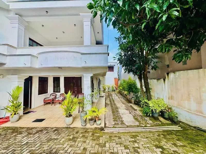 Spacious 5-Bedroom Luxury House – Pitakotte