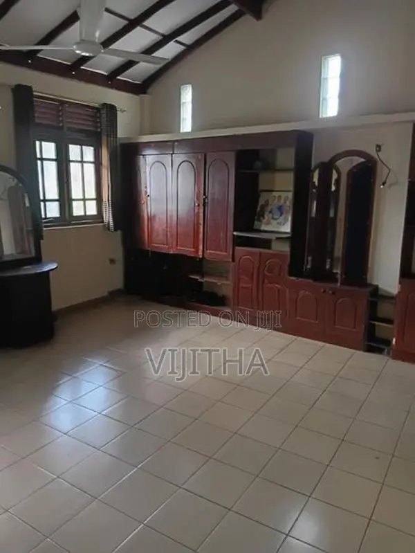 Up Stair Unit for Rent Madiwalla