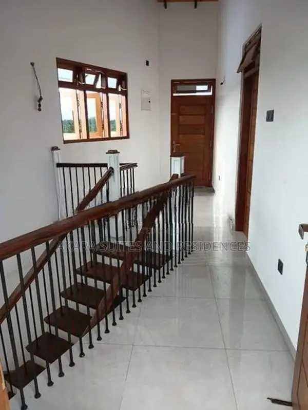 Boralesgamuwa - Unfurnished House for Sale HL49142