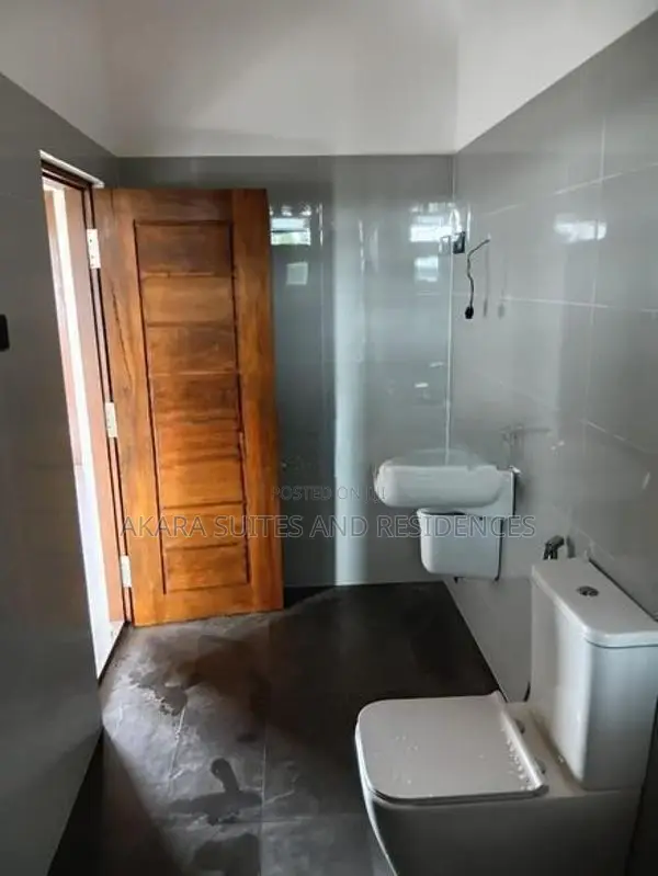 Boralesgamuwa - Unfurnished House for Sale HL49142