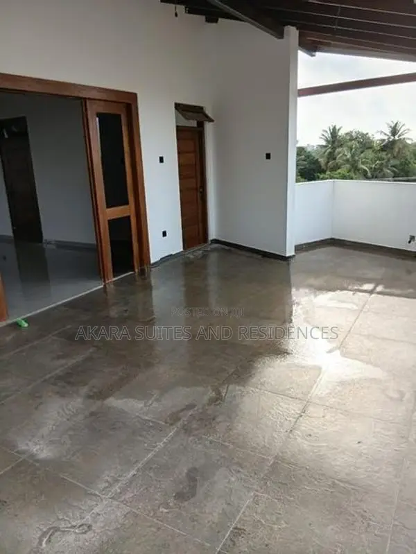Boralesgamuwa - Unfurnished House for Sale HL49142