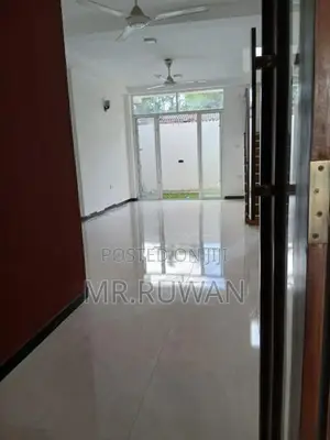 4 Bedroom Unfurnished House for Rent in Boralesgamuwa