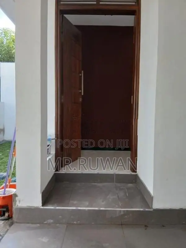 4 Bedroom Unfurnished House for Rent in Boralesgamuwa
