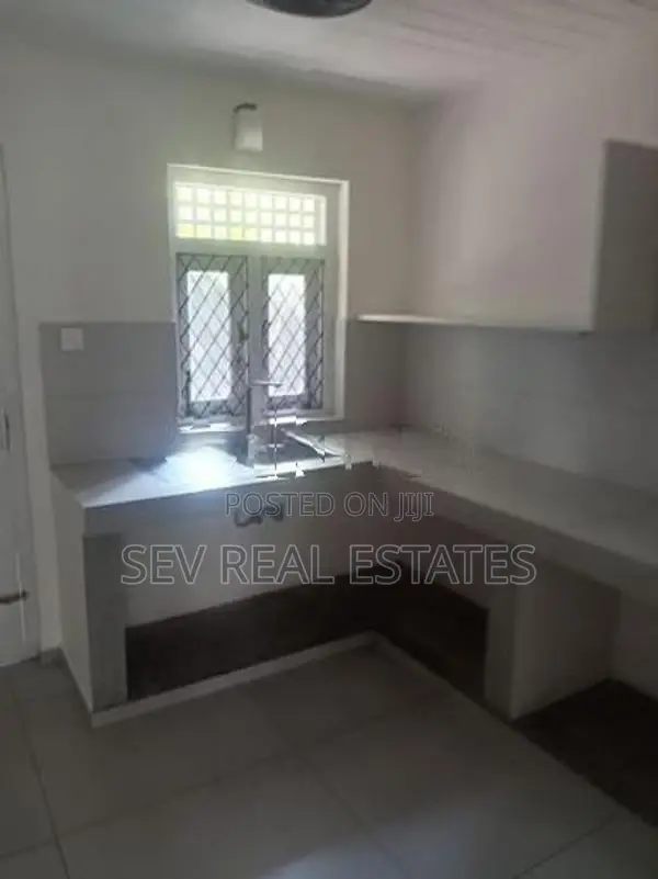 Two Storey House for Rent in Athurugiriya