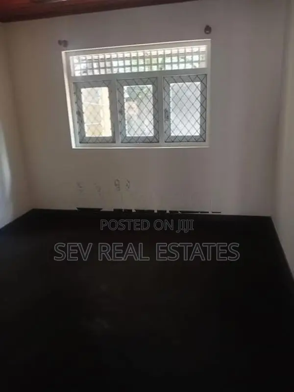 Two Storey House for Rent in Athurugiriya