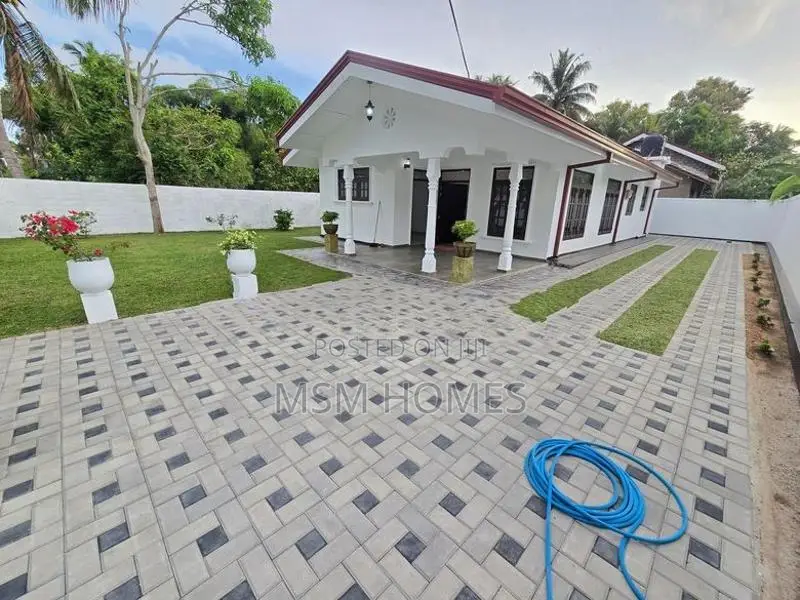 16 Perch Land With House For Sale in Negombo