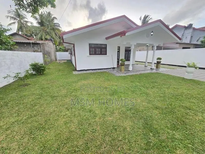 16 Perch Land With House For Sale in Negombo