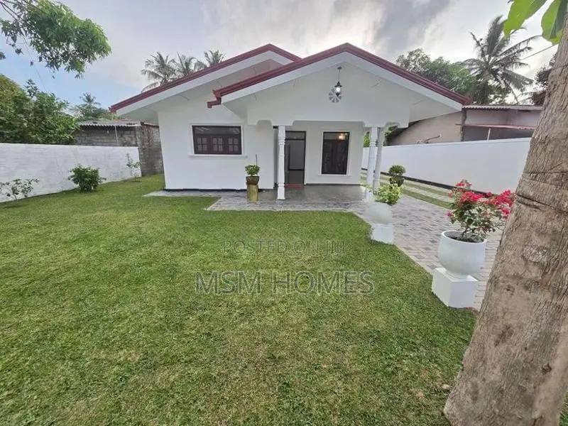 16 Perch Land With House For Sale in Negombo