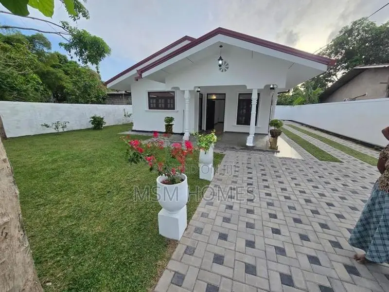 16 Perch Land With House For Sale in Negombo