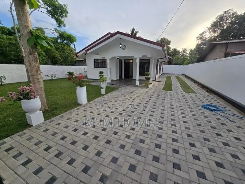 16 Perch Land With House For Sale in Negombo