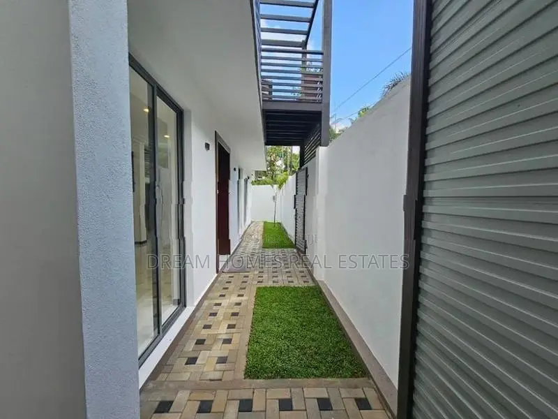 Brand New Modern House – 8.6 Perches Kottawa