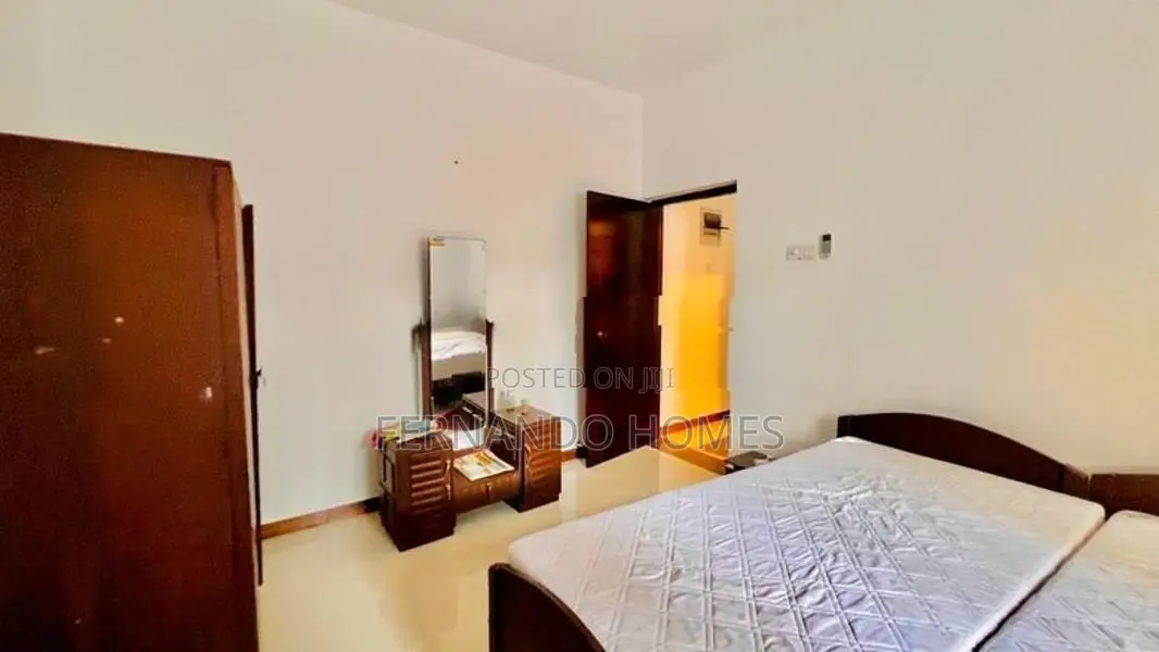 New Garden Good Road Access Modern 4 BR House For Sale Negombo