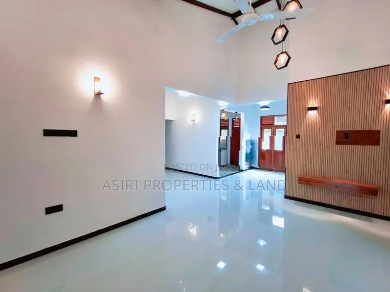 Brand New 3 Bedrooms House for sale in Piliyandala Polgasowita