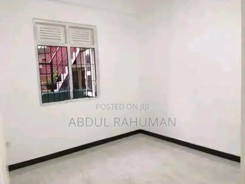 2 Story 5 Rooms Kiribathgoda Town House Rent