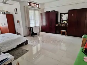05 Bedroom Unfurnished 03 Storied House for Sale in Kotte (A5175)