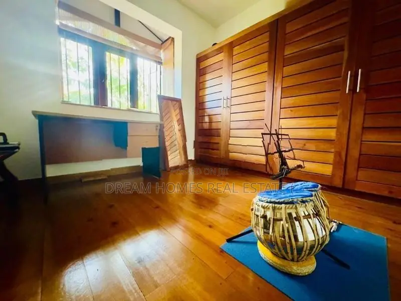 5-Bedroom Luxury House for Sale Pittugala, Malabe