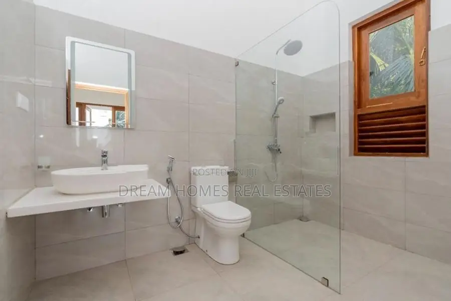 Brand New Luxury 4-Bedroom House for Sale – Kandana