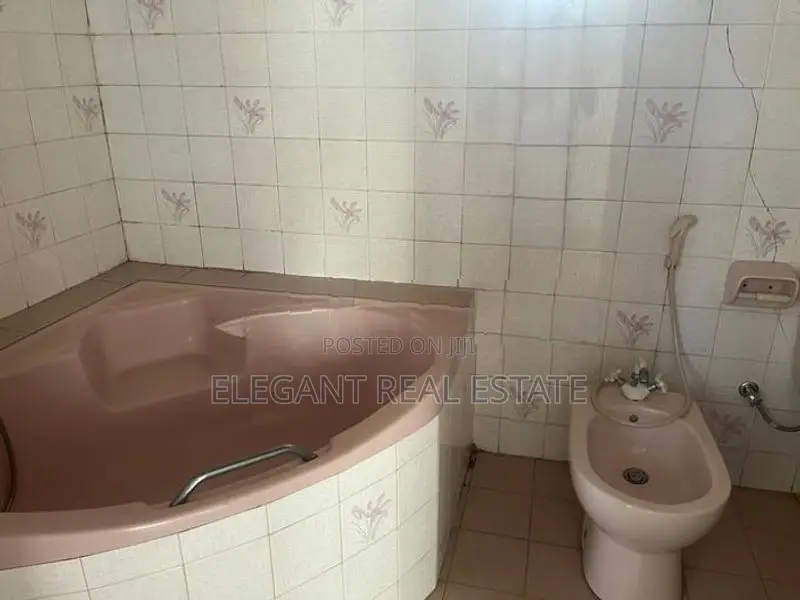 04 Bedroom Unfurnished House for Rent in Colombo 05 (A6580)
