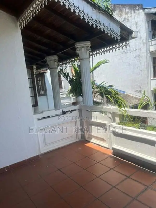 04 Bedroom Unfurnished House for Rent in Colombo 05 (A6580)