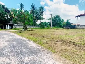 යක්කල ගල්තොටමුල්ල පාරෙන් වටිනා බිම් කොටස් විකිණීමට!