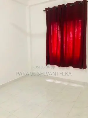 නිවසක පළවන මහල - අතුරුගිරිය නගර මධ්‍යයේ HNB යාබද